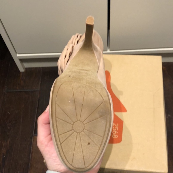 Beautiful suede heels - Picture 3 of 3